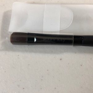 Mary Kay Makeup - Mary Kay Cream Eye Color/Concealer Brush Mary Kay Makeup - Mary Kay Cream Eye Color/Concealer Brush